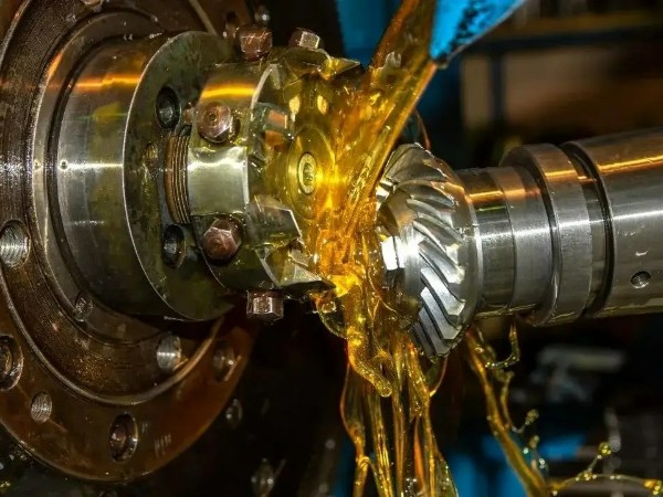 CNC車間油霧彌漫，油霧凈化設(shè)備一站式解決油霧污染問題